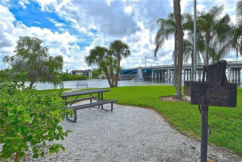 Siesta Chillin Anchorage 305 - Two Bedroom Condo