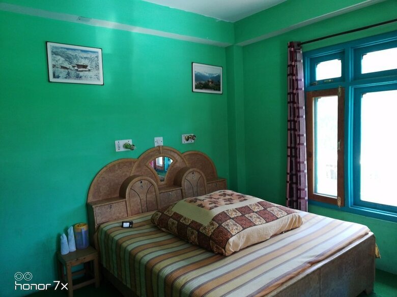 Hotel Stayapart - Shruti Guest House