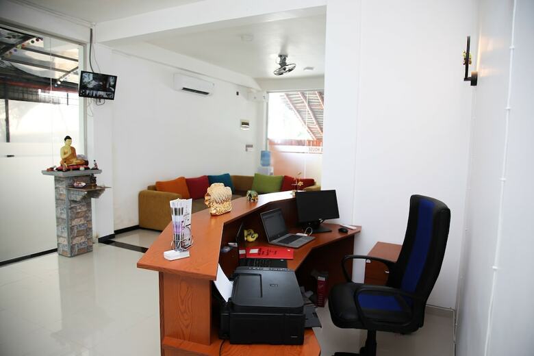 Oyo 495 H M C Hotel Leisure House