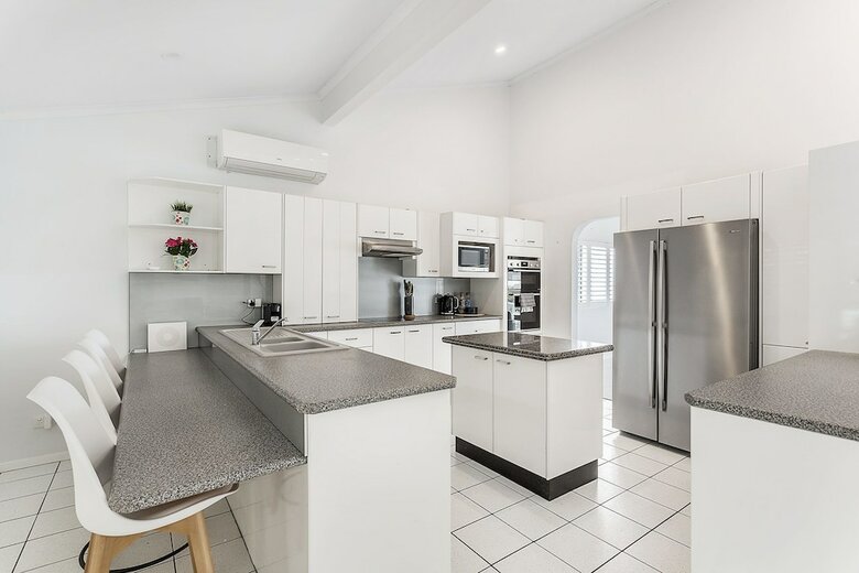 Randall Drive, 64