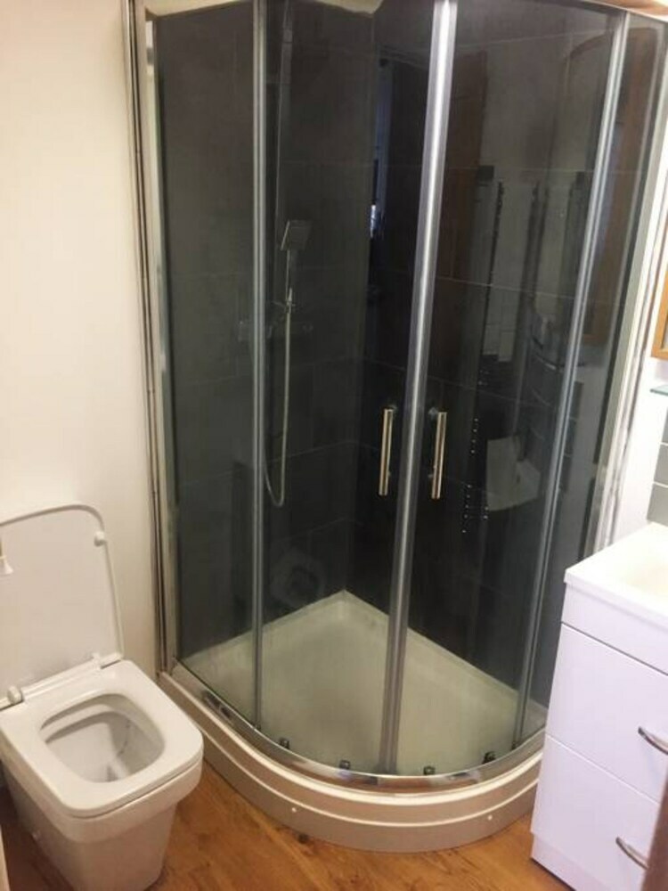 Modern 1 Bedroom Apartment In Central Bristol