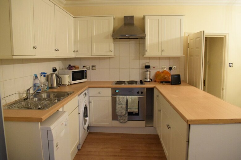 2 Bedroom Apartment In Pimlico London