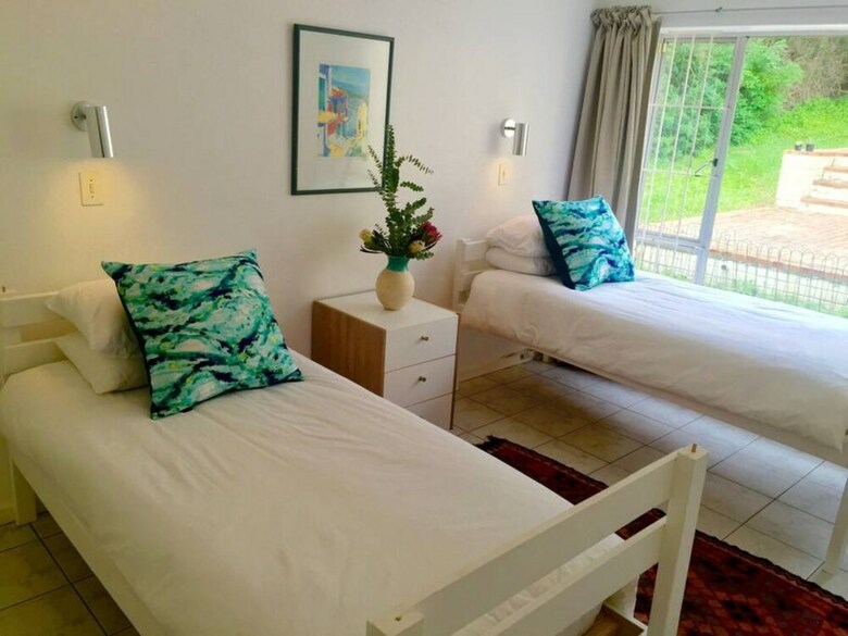 Peaceful Camps Bay 5 Bedroom Nature Villa