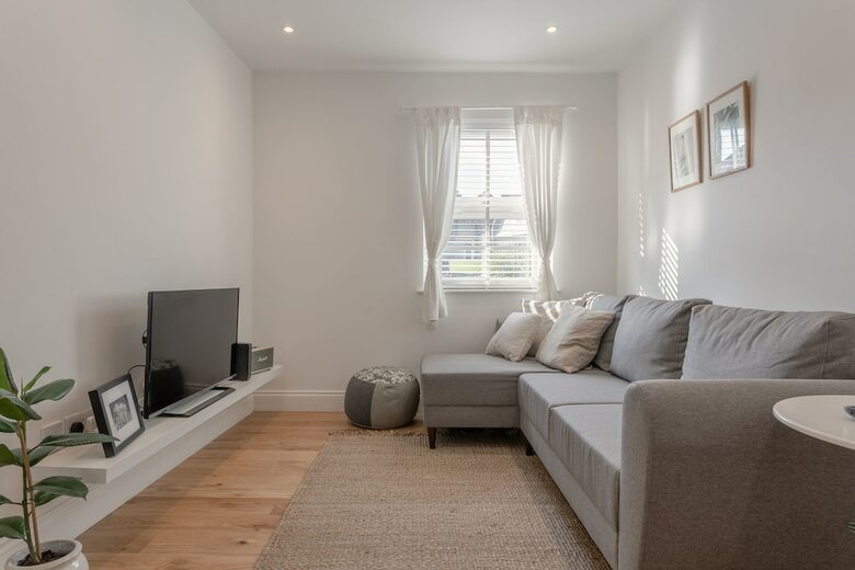 Bright 1 Bedroom Apartment In Wimbledon Park