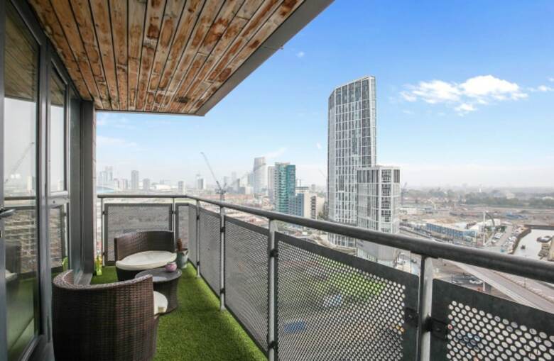 1 Bedroom Apartment In Bow With Spectacular Views