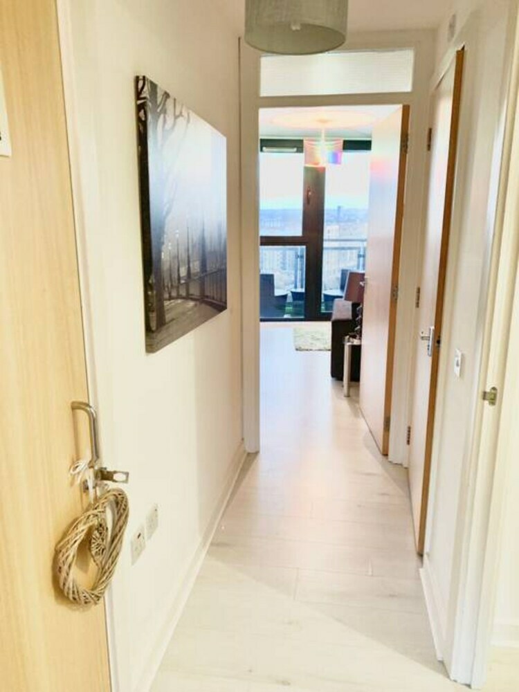 1 Bedroom Apartment In Bow With Spectacular Views