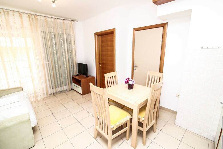 Apartments Mara