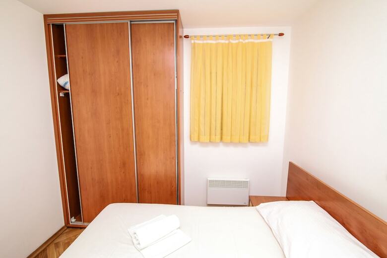 Apartments Mara