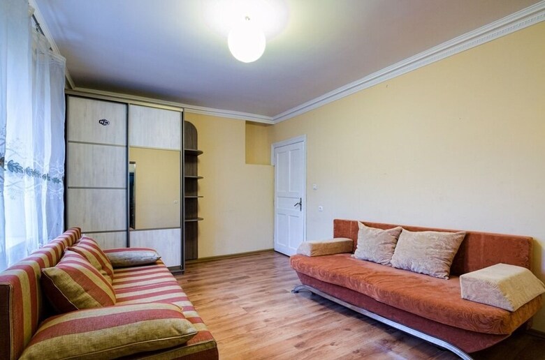 Economy Apartment Doroshenka 48