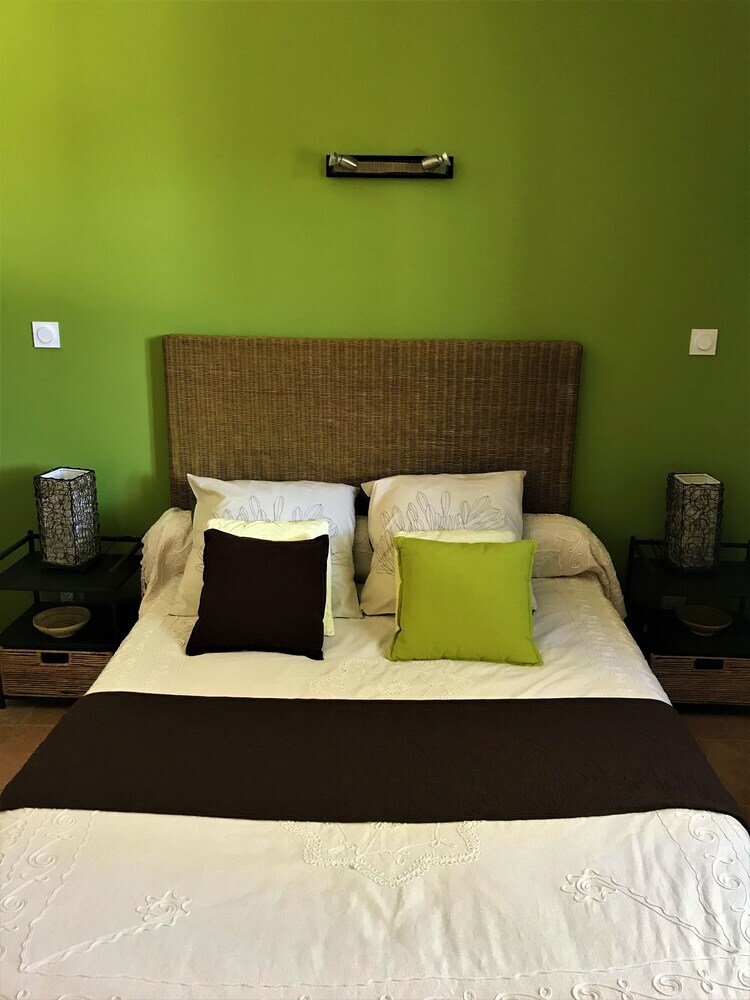 Hotel Les Jardins D'holi - Chambres D'h�tes