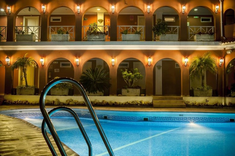 Hotel Los Arcos