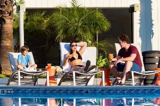 Anaheim Plaza Hotel
