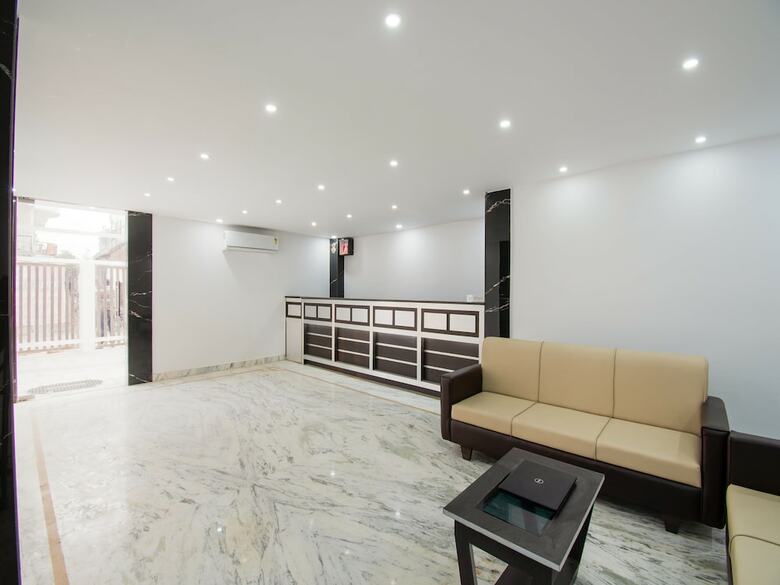 Oyo 26974 Hotel S G International