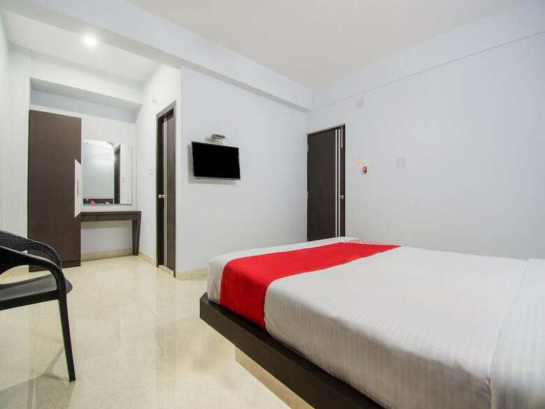 Oyo 26974 Hotel S G International