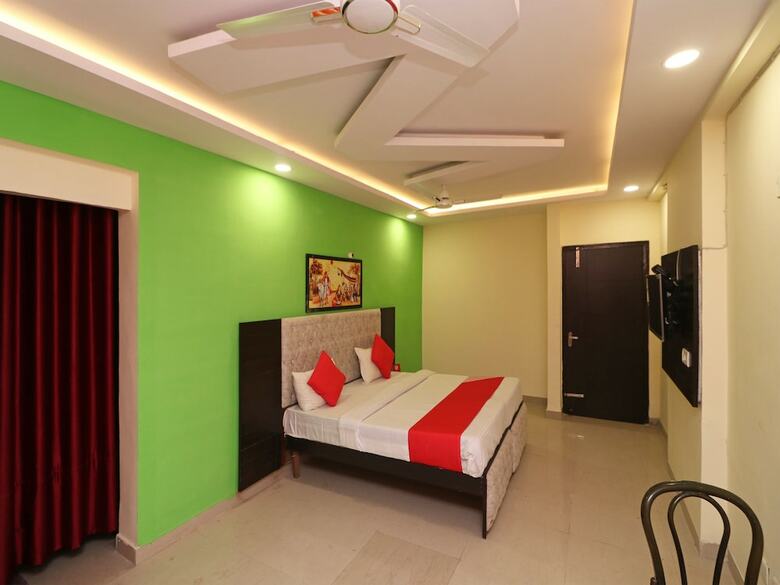 Hotel Oyo 26869 Taj View Pent House