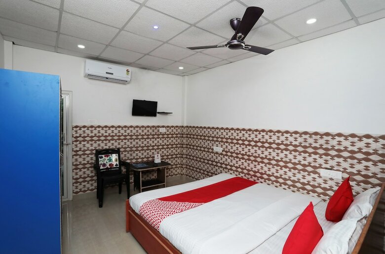 Hotel Oyo 24224 Varsha Resort