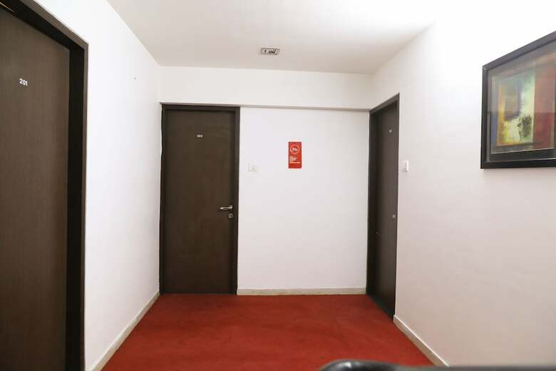 Hotel Oyo 26499 Check Inn Service Apartment