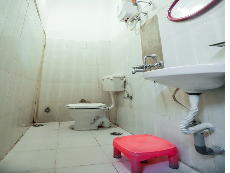 Oyo 26589 Hotel Royal Town