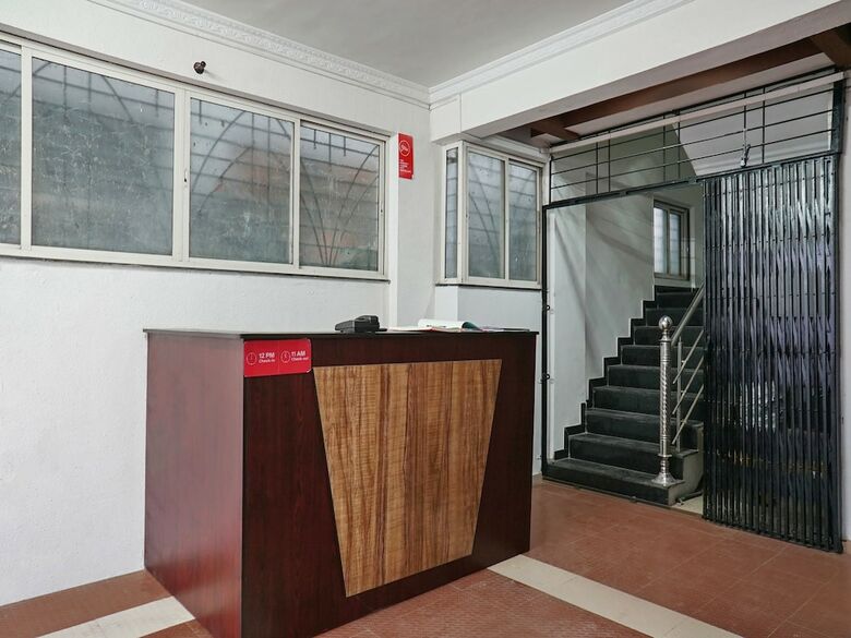 Oyo 27821 Hotel Royal Inn Pune
