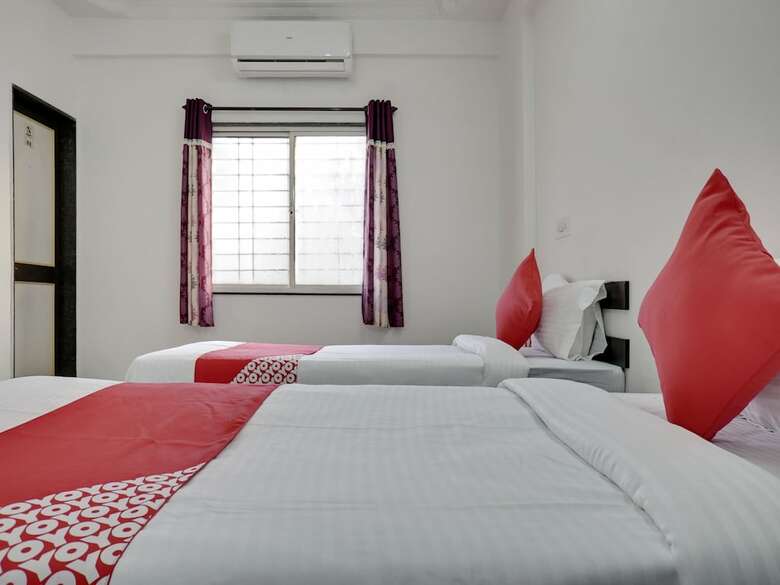 Oyo 27821 Hotel Royal Inn Pune