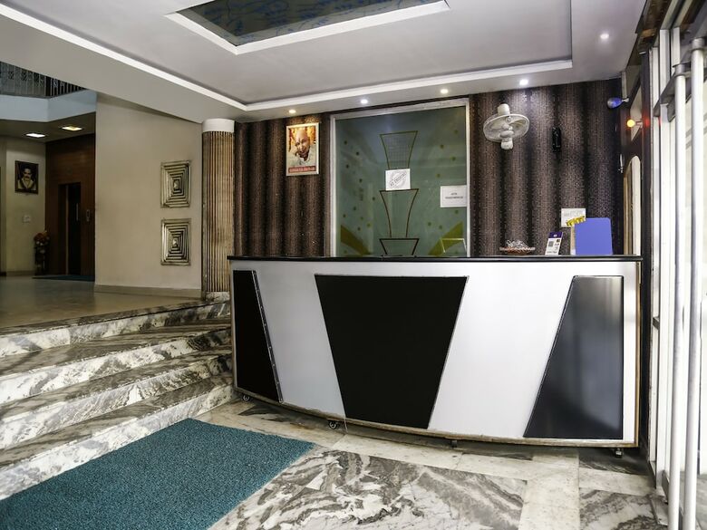 Oyo 28071 Hotel Prakash Regency