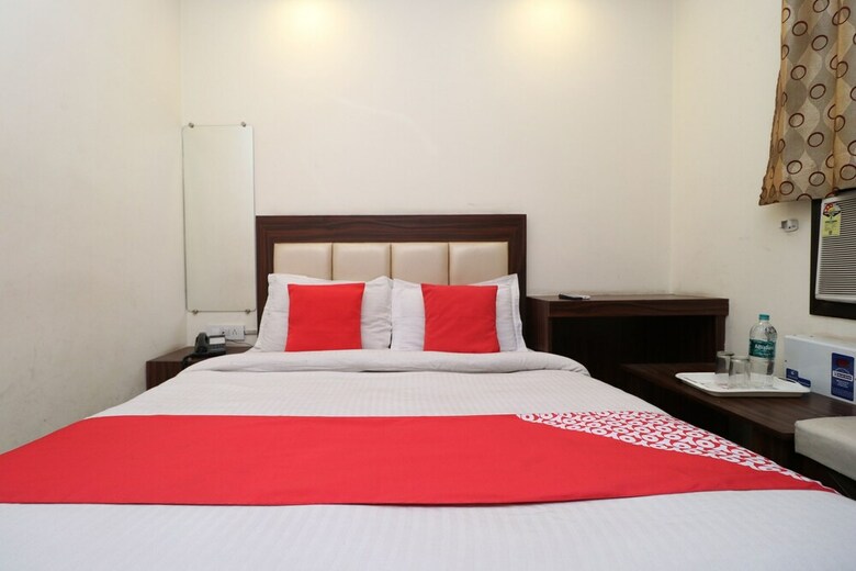Oyo 28646 Hotel Golden Heart