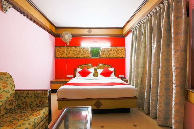 Hotel Oyo 24364 Shiv Shanthi Grand