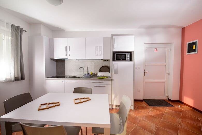 Plavo Nebo Oleander Apartments
