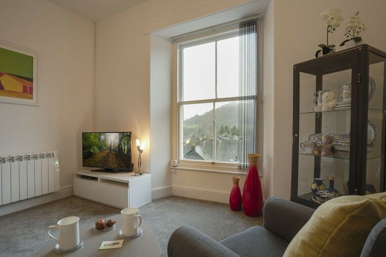 Top Of The Bank Apartment