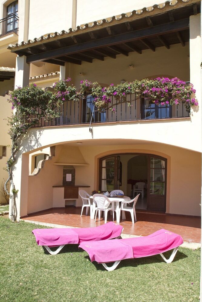 Aparthotel Apartamentos El Toro