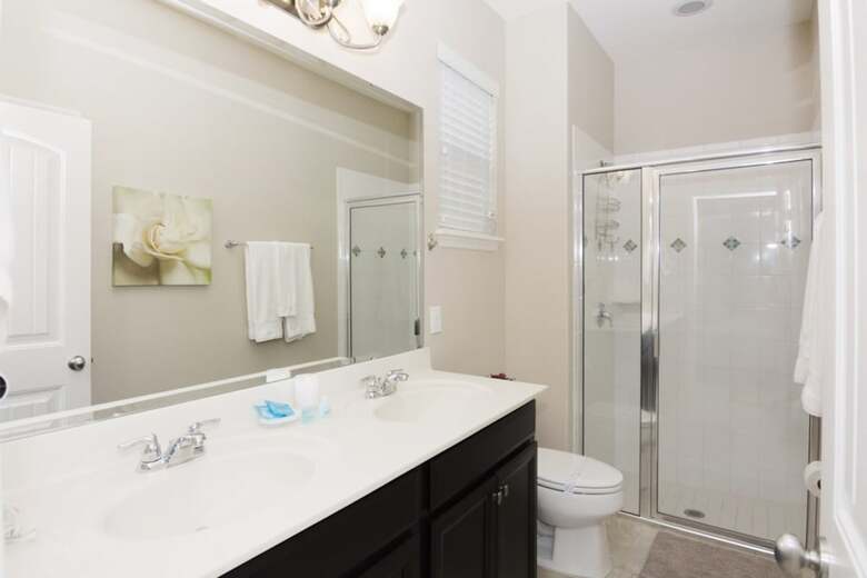 Spacious And Gorgeous Home St5148
