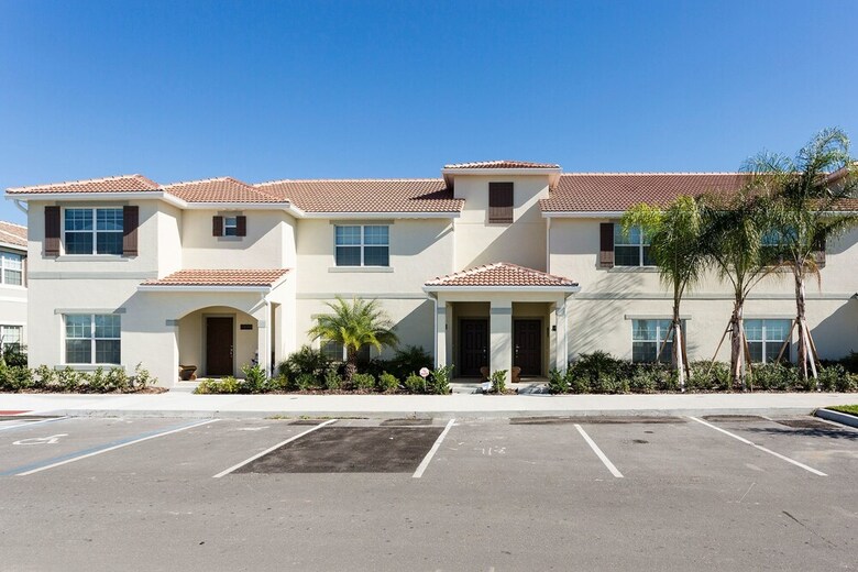 Wonderful Vacation Townhouse With Pool Sl4893