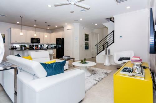 Dream Vacation Home 15 Min To Disney Bv577