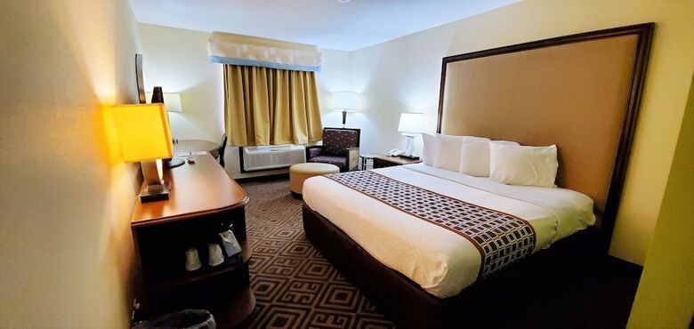 Hotel Travel Inn & Suites