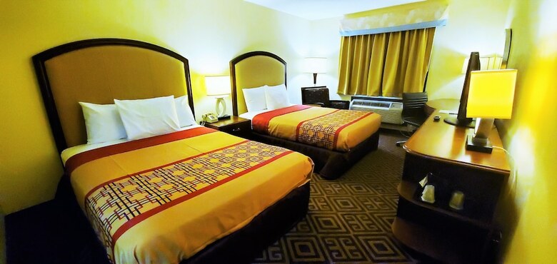 Hotel Travel Inn & Suites