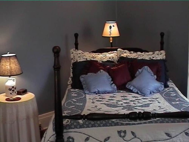 The Pines Of Dresden Bed And Breakfast