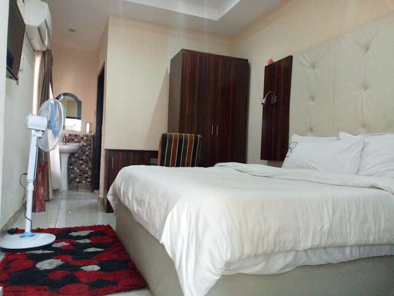 Danest Hotel & Suites