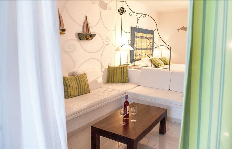 Gerakas Belvedere Hotel & Luxury Suites