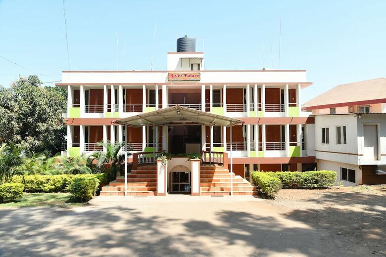 Hotel River Palace
