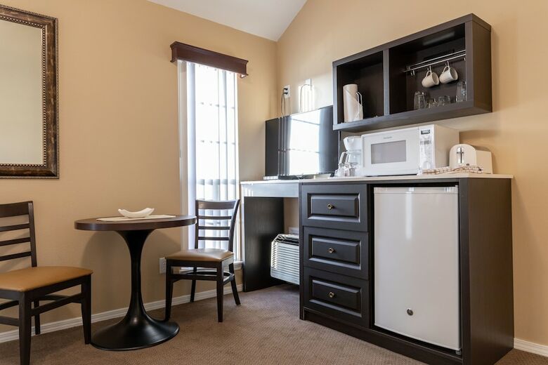 Surrey Townhomes By Capital Vacations