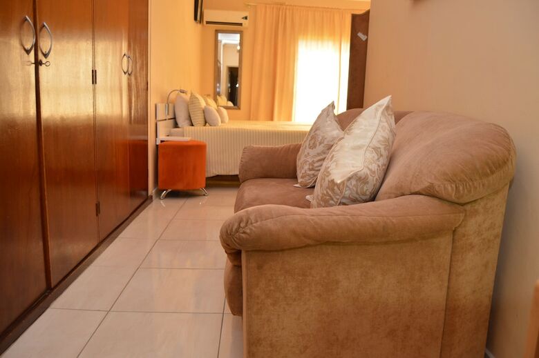 Hotel Iqhayiya Guest House