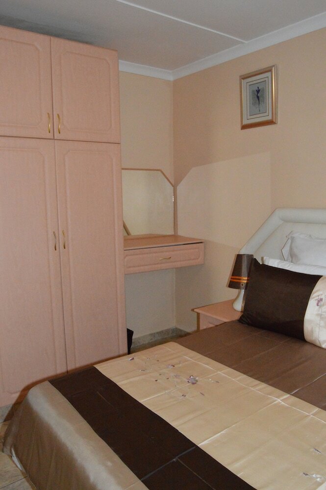 Hotel Iqhayiya Guest House