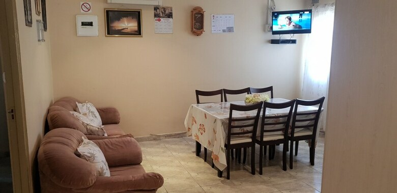 Hotel Iqhayiya Guest House