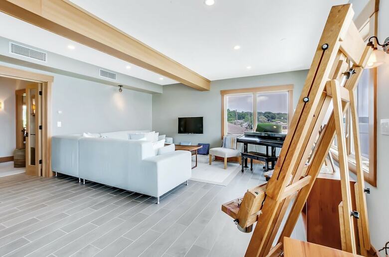 North Fork Waterfront Beach House