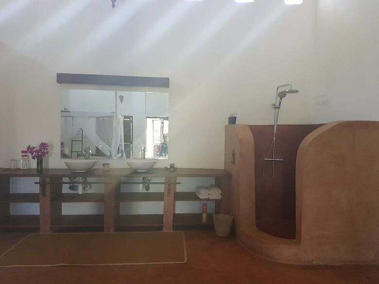 Posada Pangani Cliffs Lodge