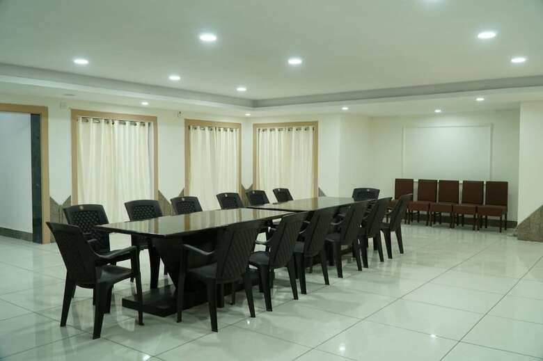 Apartamento Neel Kanth Motels & Hotel