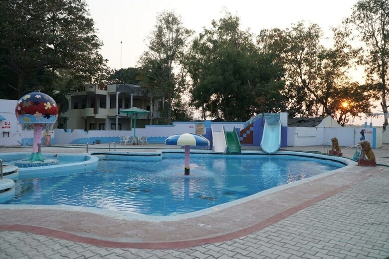 Apartamento Neel Kanth Motels & Hotel