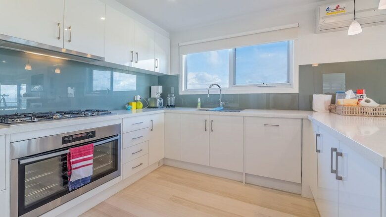 7 Graydens With Views In Ventnor