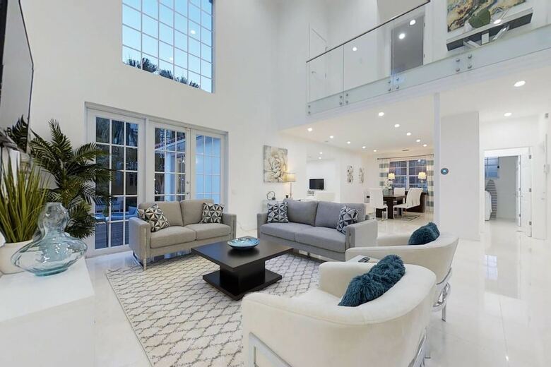Beautiful Hollywood Beach 4b/r Home W/heated Pool