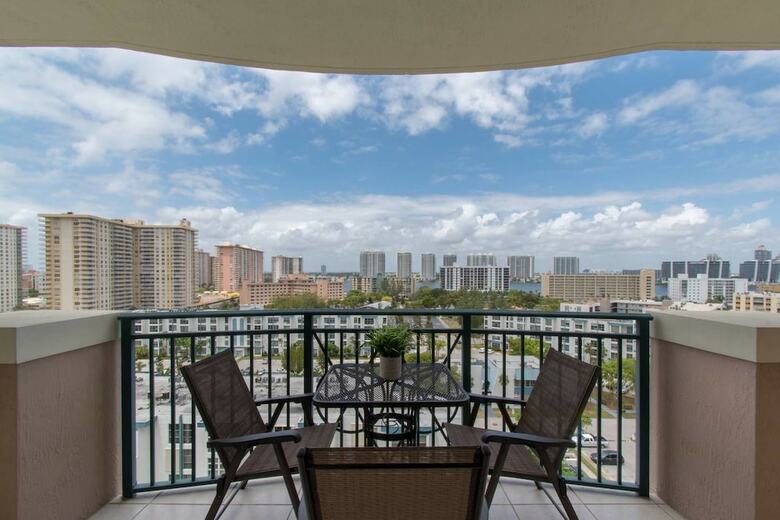 Apartamentos Stylish Modern 2bd/2bth Apt. Min To Beach